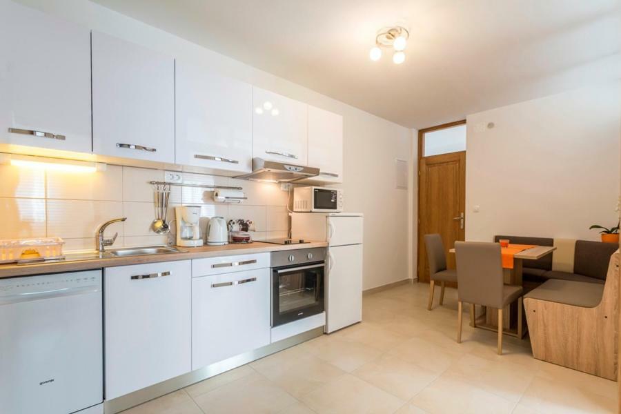 Apartments Bezmalinovic 2 Bol Eksteriør billede