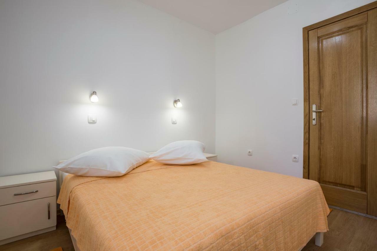 Apartments Bezmalinovic 2 Bol Eksteriør billede
