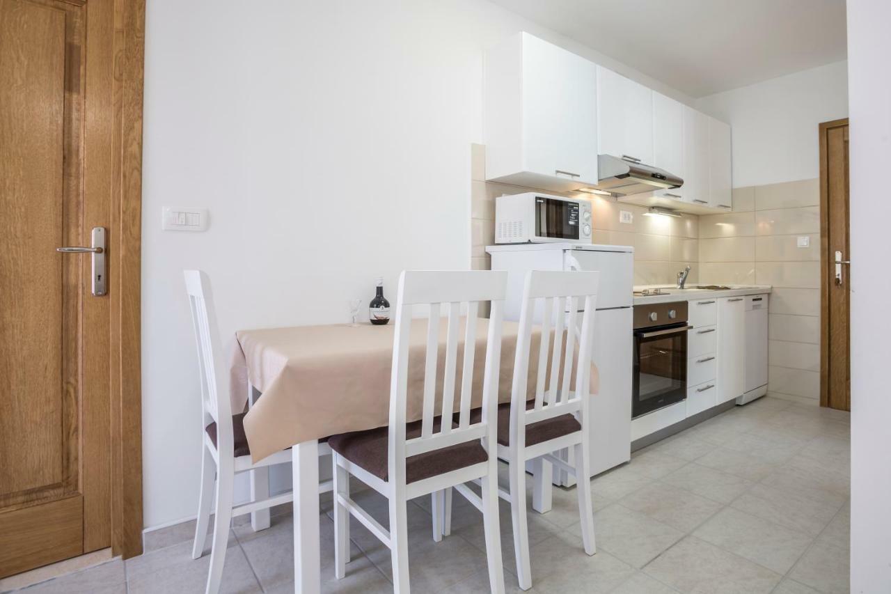 Apartments Bezmalinovic 2 Bol Eksteriør billede